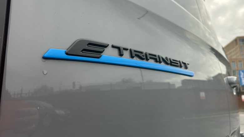 Ford Transit Custom E-320 L1 Rwd 100kW 65kWh H1 Van Limited Auto